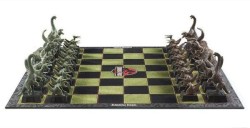 NOBLE COLLECTION JURASSIC PARK CHESS SET - Thumbnail
