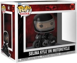 POP! Ride DLX: The Batman - Selina Kyle & Motorcycle Vinyl Figure - Thumbnail