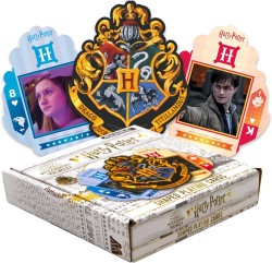 Harry Potter - Hogwarts Arması Şekilli İskambil Kağıdı - Thumbnail