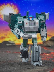 Hasbro Transformers Legacy United Overcharge Aksiyon Figürü - Thumbnail