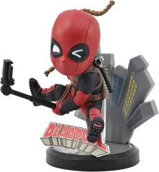 Yume Toys Hero Box Deadpool Deadpool Leaping Over Buildings - Thumbnail